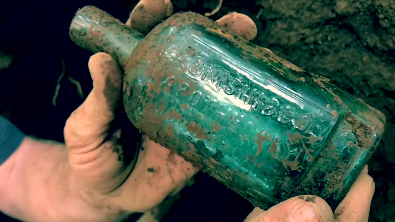 Hawaiian historical bottles and stoneware relics collection from a significant Pacific cache